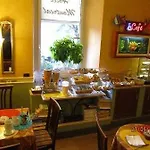 Montreal 3* Rome