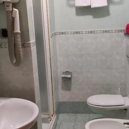 ホテル Montreal 3*